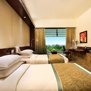 Club Floor King Room